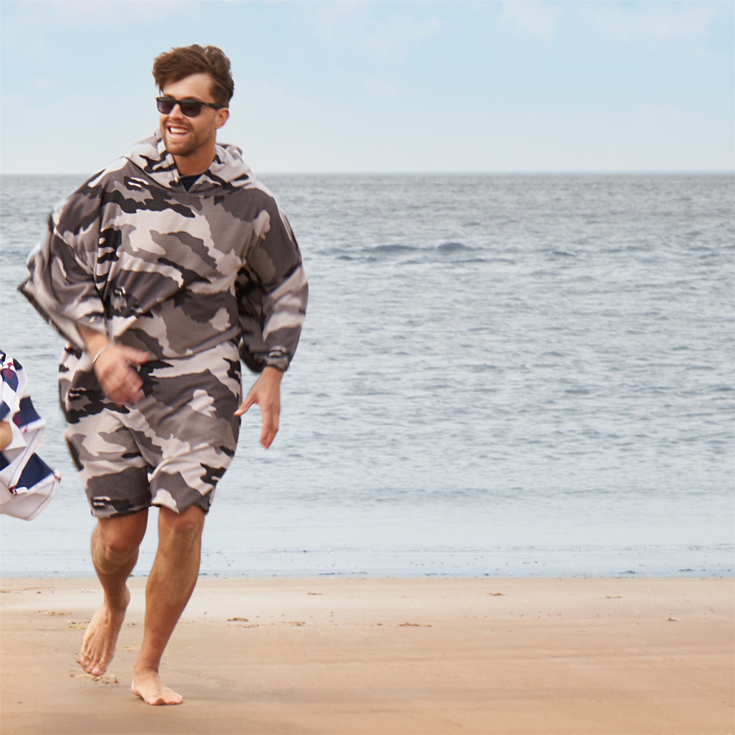Brentfords Camo Adult Towel Poncho Oversized Quick Dry Hooded Bath Changing Robe