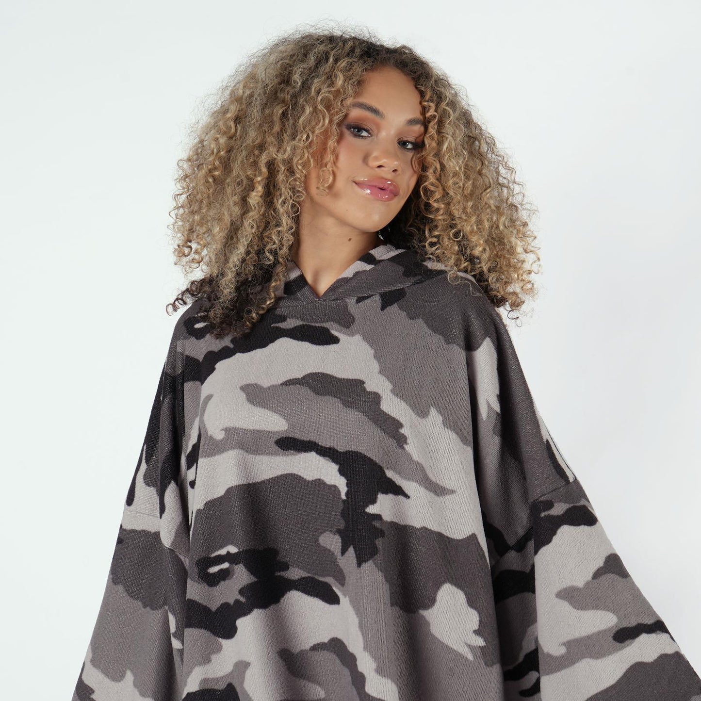 Brentfords Camo Adult Towel Poncho Oversized Quick Dry Hooded Bath Changing Robe