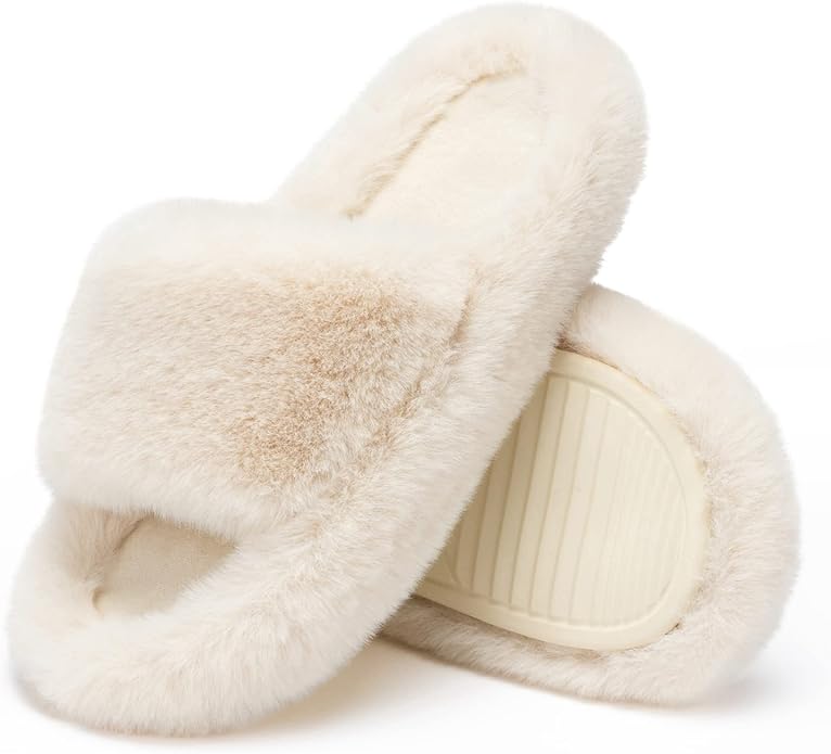 Cute & Fluffy Faux Fur Slippers – Stylish Comfort for Every Step