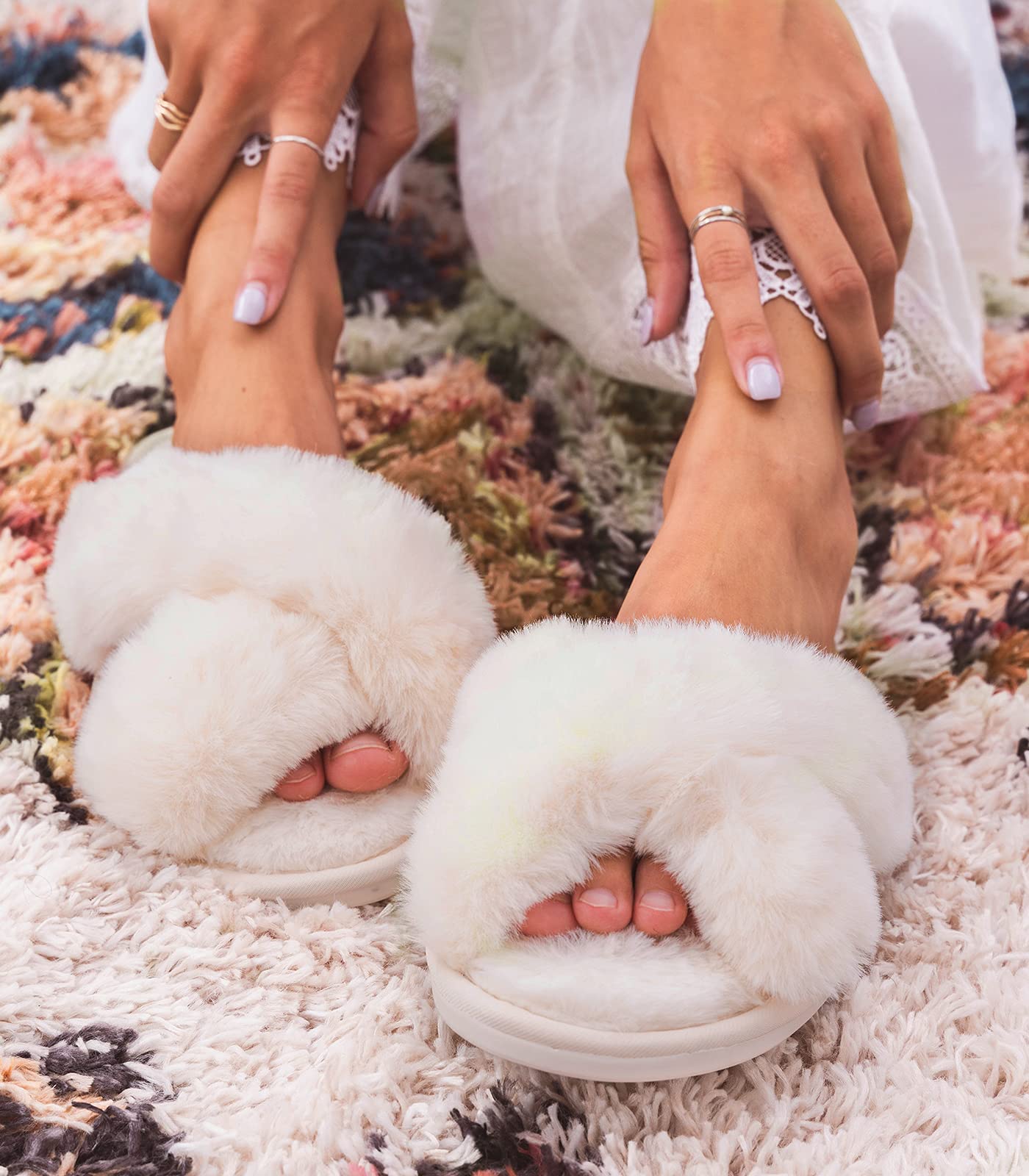 Women's Fuzzy Slippers – Cozy, Cute & Comfortable